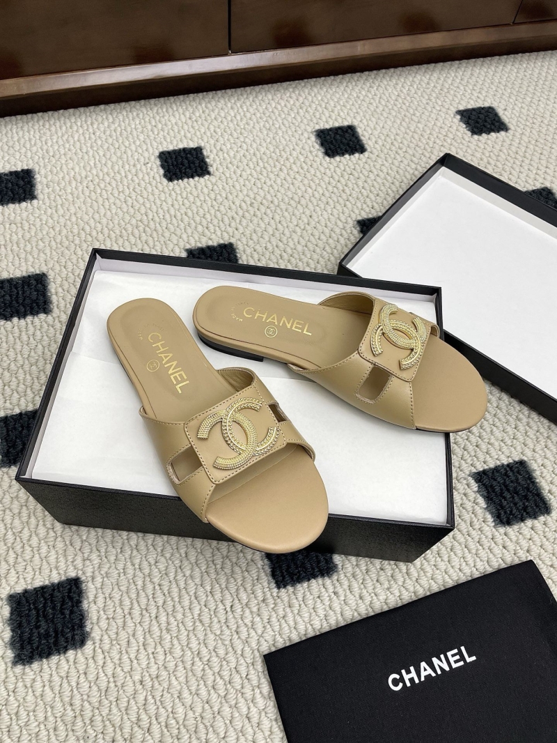 Ch**el slippers